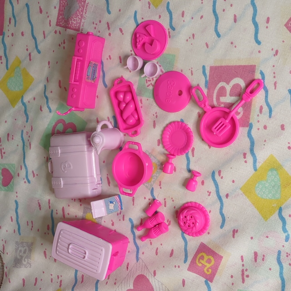 Barbie Mini Van Replacement Accessories Set